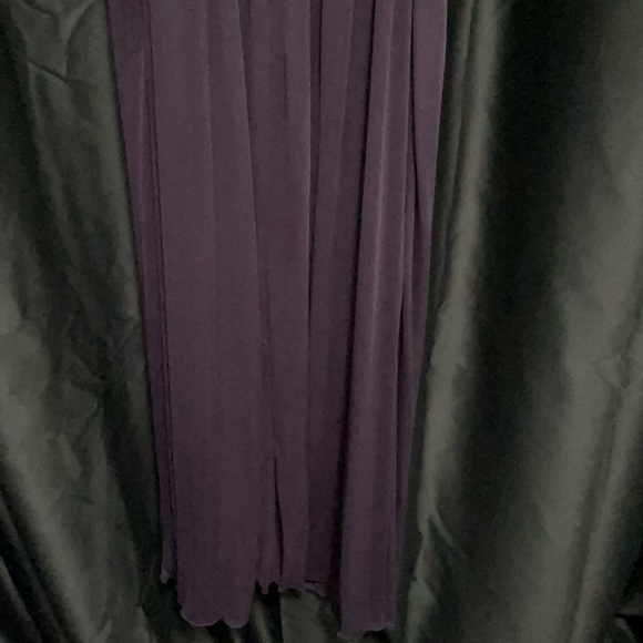 Dress was never worn. - Picture 4 of 5